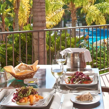 Ria Park Garden Hotel 4*