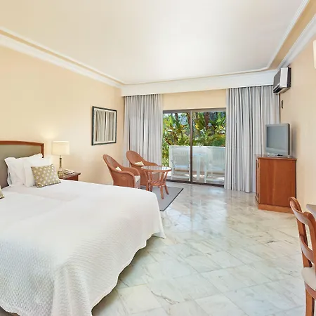 Ria Park Garden אלמנסיל