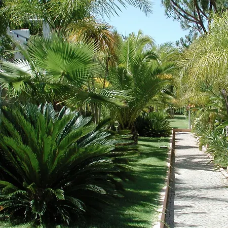Ria Park Garden 4*